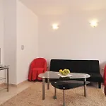 Pet Friendly In With Swimming Pool Апартаменты