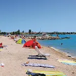 Pet Friendly In With Swimming Pool Апартаменты *