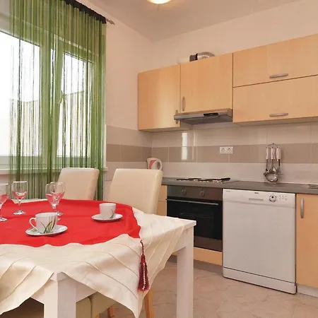 Apartment 2 Bedroom Awesome In Nin