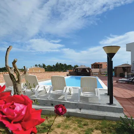 Apartman Pet Friendly In With Swimming Pool Nin