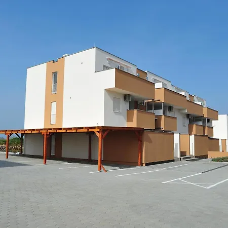 Apartment 2 Bedroom Awesome In Nin