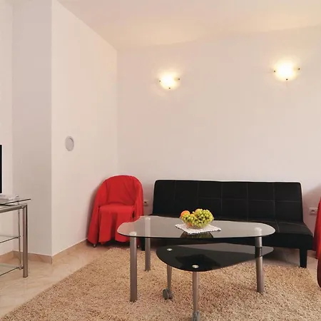 2 Bedroom Awesome In Apartment