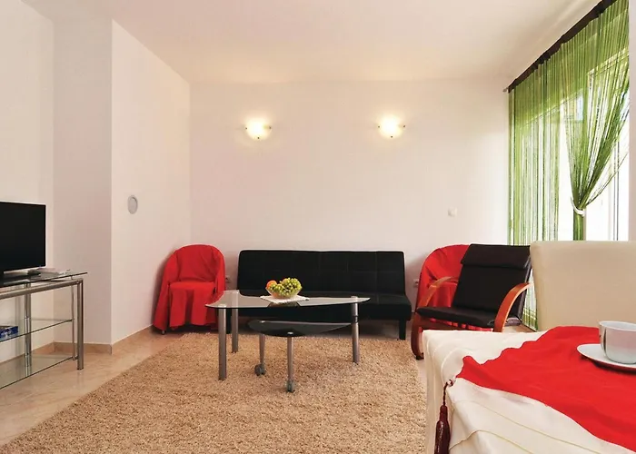 Pet Friendly In With Swimming Pool Apartman