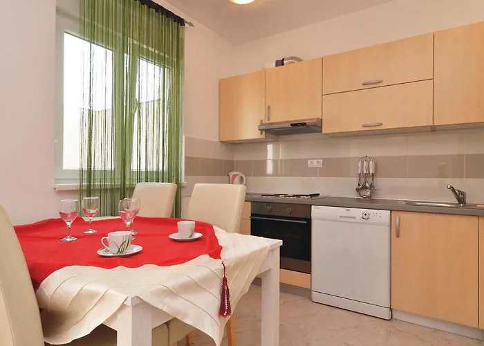 Apartman Pet Friendly In With Swimming Pool Nin