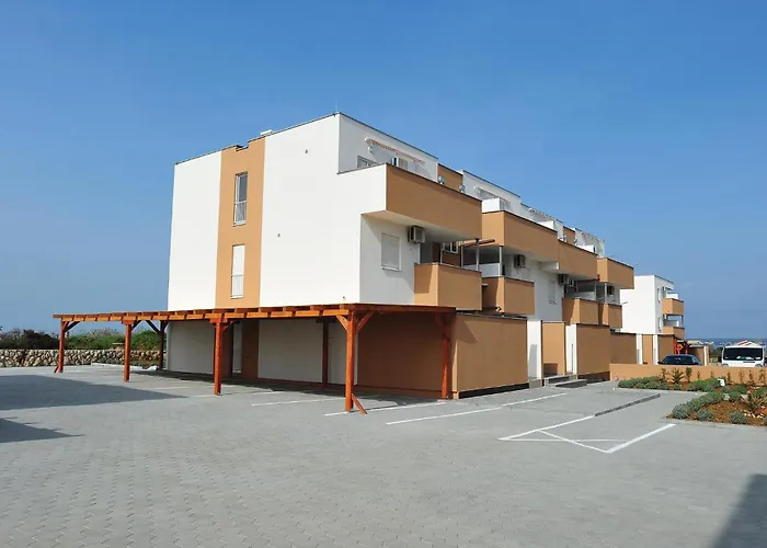 Apartman Pet Friendly In With Swimming Pool Nin