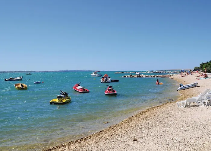 Pet Friendly In With Swimming Pool Apartman Nin